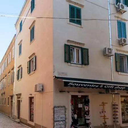 Centroom Apartman