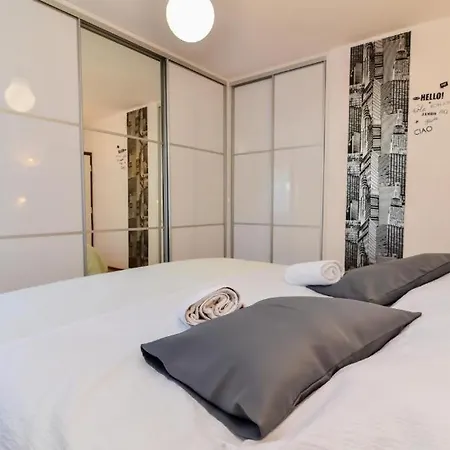 Centroom * Ζαντάρ